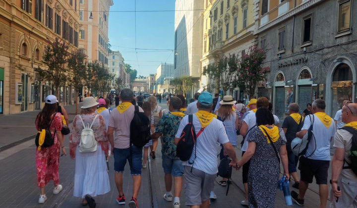 Aktuality / Nezabudnuteľný Obecný Výlet do Ríma a Relax pri Mori! - foto