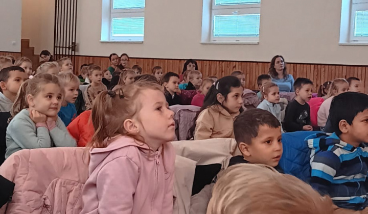 Aktuality / Škôlkari navštívili divadlo Babadlo - foto
