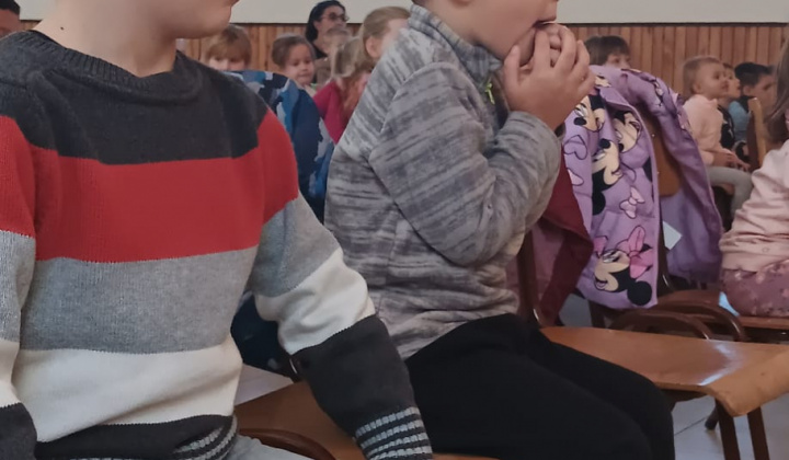 Aktuality / Škôlkari navštívili divadlo Babadlo - foto