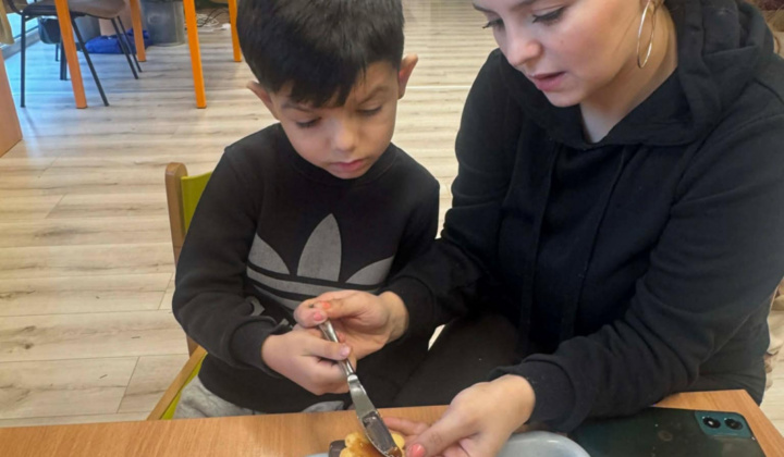 Aktuality / Vianočné posedenie a tvorenie s rodičmi - foto