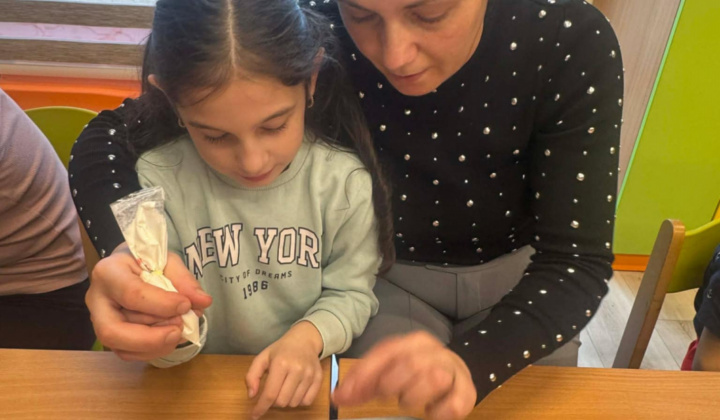 Aktuality / Vianočné posedenie a tvorenie s rodičmi - foto