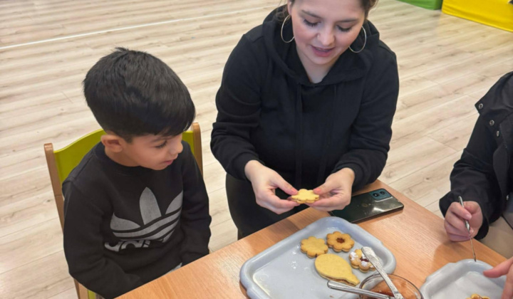 Aktuality / Vianočné posedenie a tvorenie s rodičmi - foto