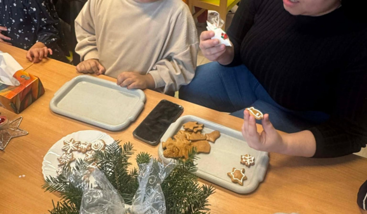 Aktuality / Vianočné posedenie a tvorenie s rodičmi - foto
