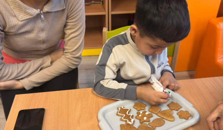 Aktuality / Vianočné posedenie a tvorenie s rodičmi - foto