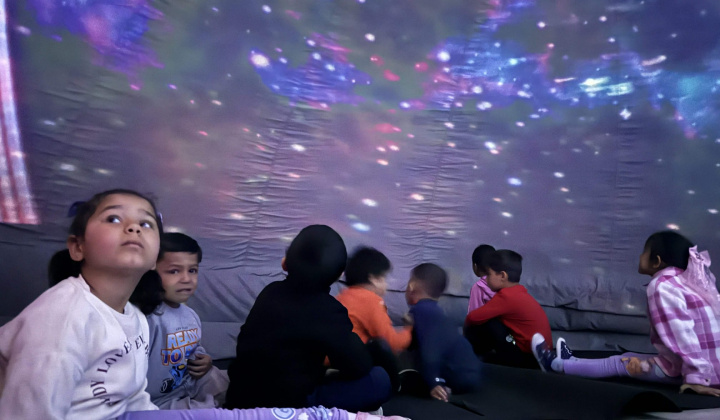 Aktuality / Vesmírne dobrodružstvo priamo v našej obci! - foto