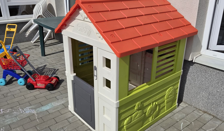 Aktuality / Nové hračky v materskej škôlke - foto