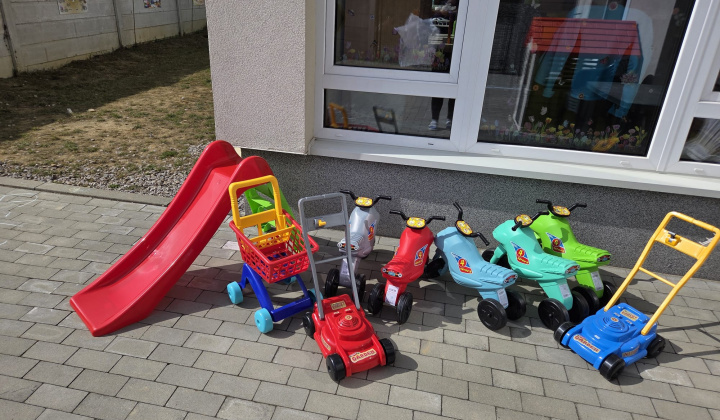 Aktuality / Nové hračky v materskej škôlke - foto