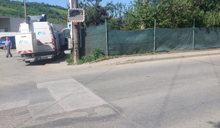 Aktuality / Osadenie dopravných zrkadiel - foto