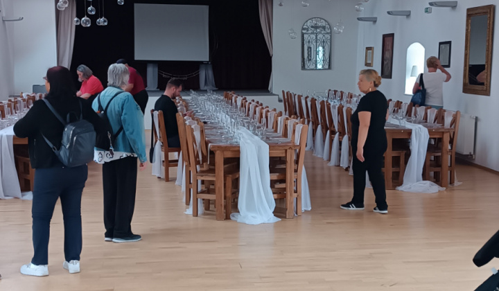 Aktuality / Výlet seniorov do Chminian, Fintíc a Prešova - foto