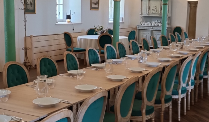 Aktuality / Výlet seniorov do Chminian, Fintíc a Prešova - foto