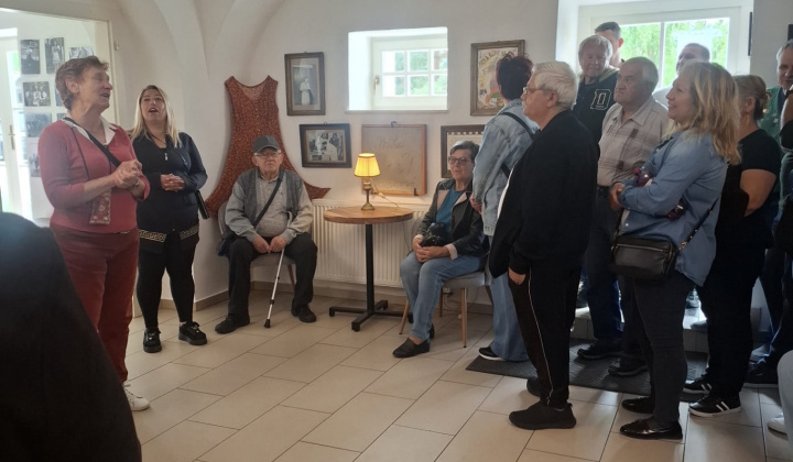 Aktuality / Výlet seniorov do Chminian, Fintíc a Prešova - foto