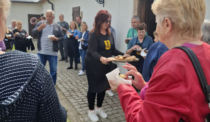 Aktuality / Výlet seniorov do Chminian, Fintíc a Prešova - foto