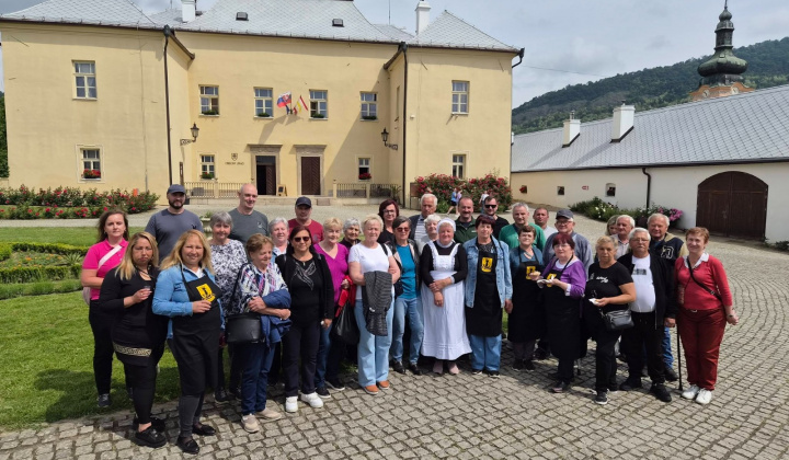 Aktuality / Výlet seniorov do Chminian, Fintíc a Prešova - foto