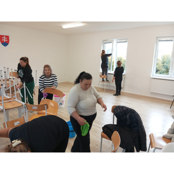 Menšia fotka pre článok Maľovanie komunitného centra