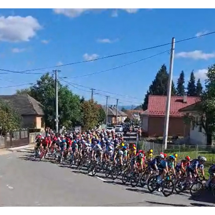 Menšia fotka pre článok Medzinárodné cyklistické preteky OKOLO SLOVENSKA 2025 prešli cez Chmiňany