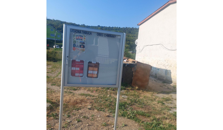 Fotka pre článok Nová obecná úradná tabuľa v dolnej časti obce