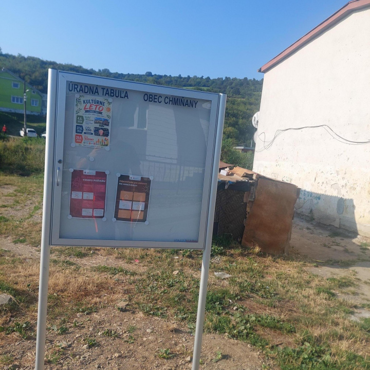 Menšia fotka pre článok Nová obecná úradná tabuľa v dolnej časti obce
